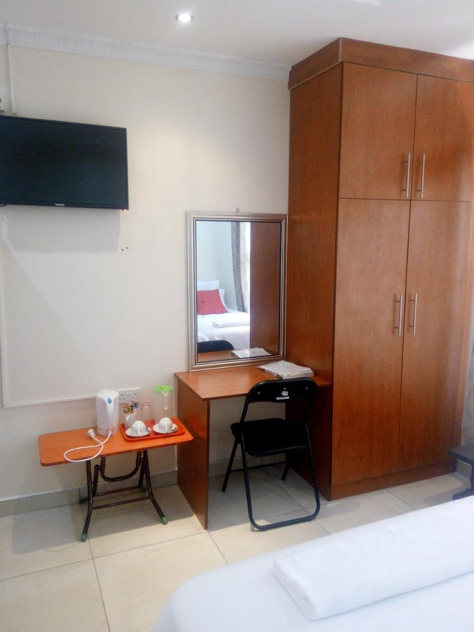 Eros Guest Inn Francistown Ngoại thất bức ảnh